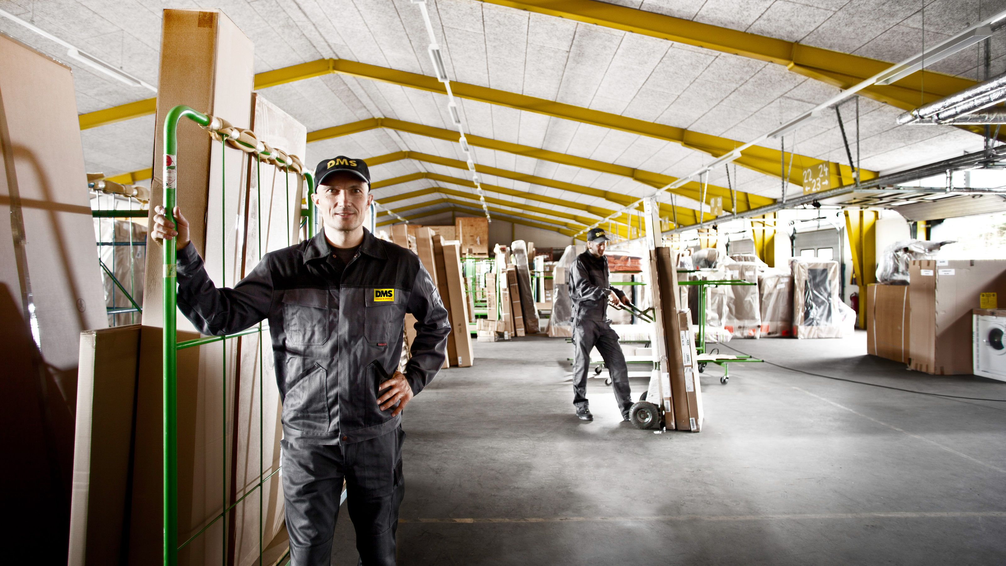 Neumoebel logistik halle