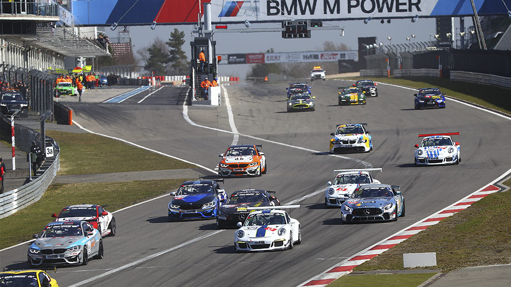 Klasse Ergebnisse beim 24-Stunden-Rennen am Nürburgring. Team Ring Racing auch 2018 mit NIESEN bei VLN-Serie