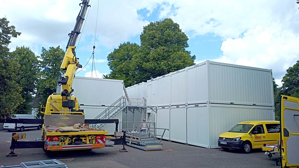 Klasse gelöst: NIESEN-Container werden zu Klassenzimmern für ausgebrannte Grundschule