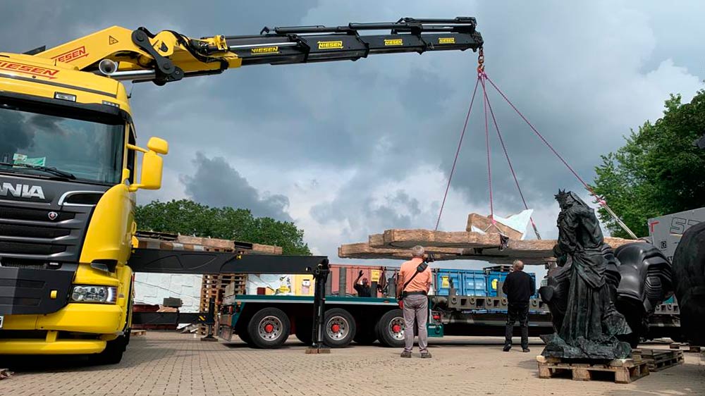 Zehn Meter hohe Bronzeskulptur gelangt mit NIESEN nach Norwegen