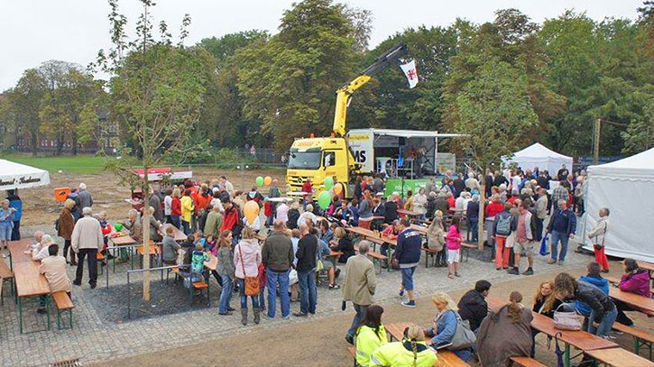 Entertainment mit NIESEN-Technologie: Stage Truck und Promotion Truck beim Brückenfest der neuen bahnstadt opladen eingesetzt