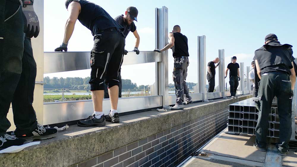 Hochwasserschutz in Hitdorf: NIESEN installiert ein Kilometer lange Schutzwand