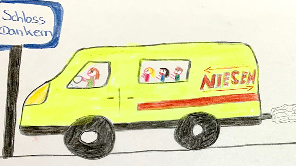 »Die Wasserrutsche war toll«. Schüler fahren mit zwei Bussen von NIESEN in die Ferien