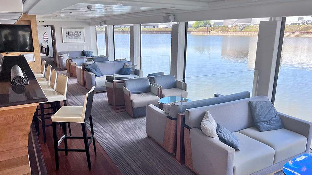Vier Schiffe von Viking River Cruises leeren sich dank NIESEN in Köln-Niehl