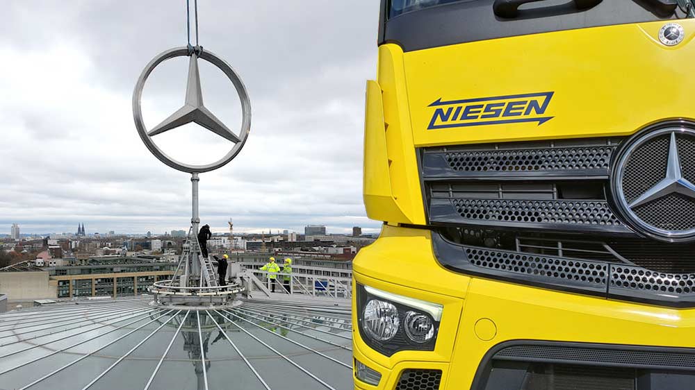 Großumzug für Mercedes-Benz