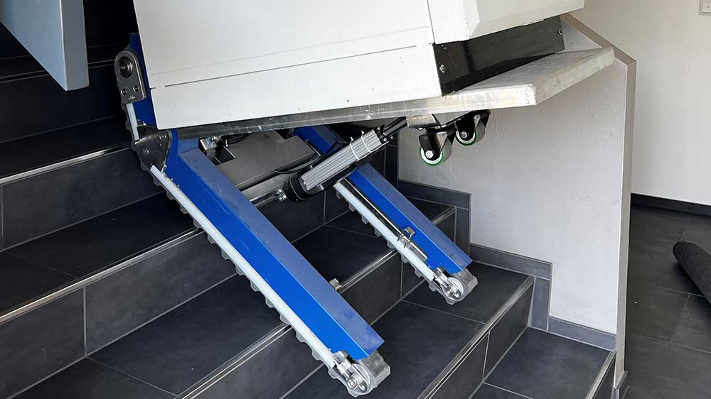 Vorsprung durch Technik: Schulung für den Einsatz von Treppenraupen
